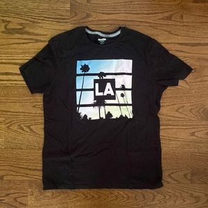 Men’s old navy Medium graphic tee